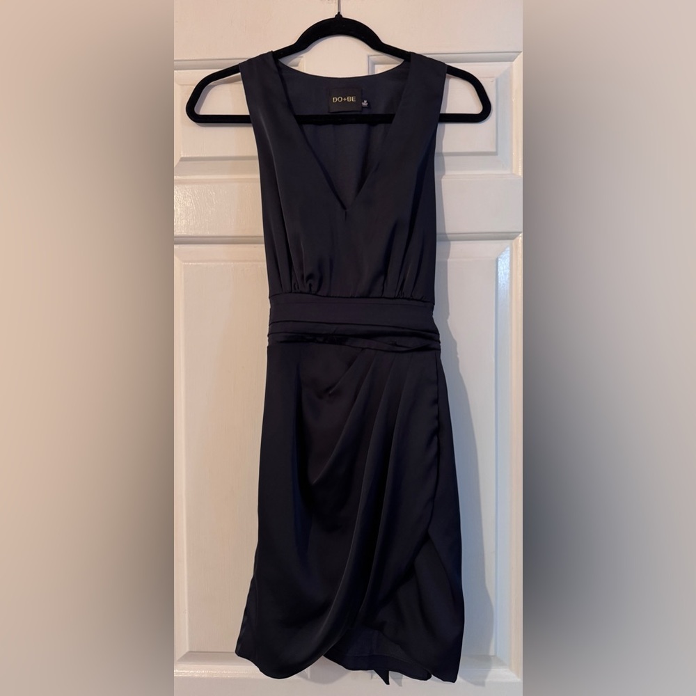 Do+Be V Neck Front Tie Bow Satin Navy Blue Mini Dress Size Medium EUC - Picture 3 of 5